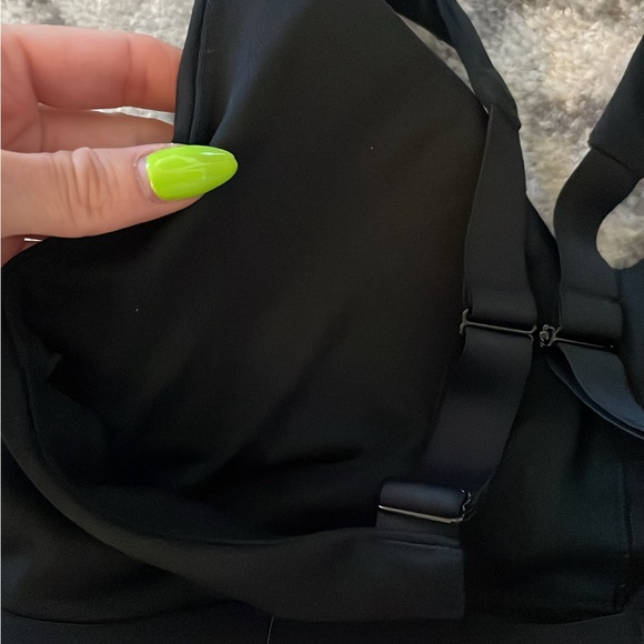 Fabletics All Day Everyday Low Impact Bra. - Picture 7 of 7